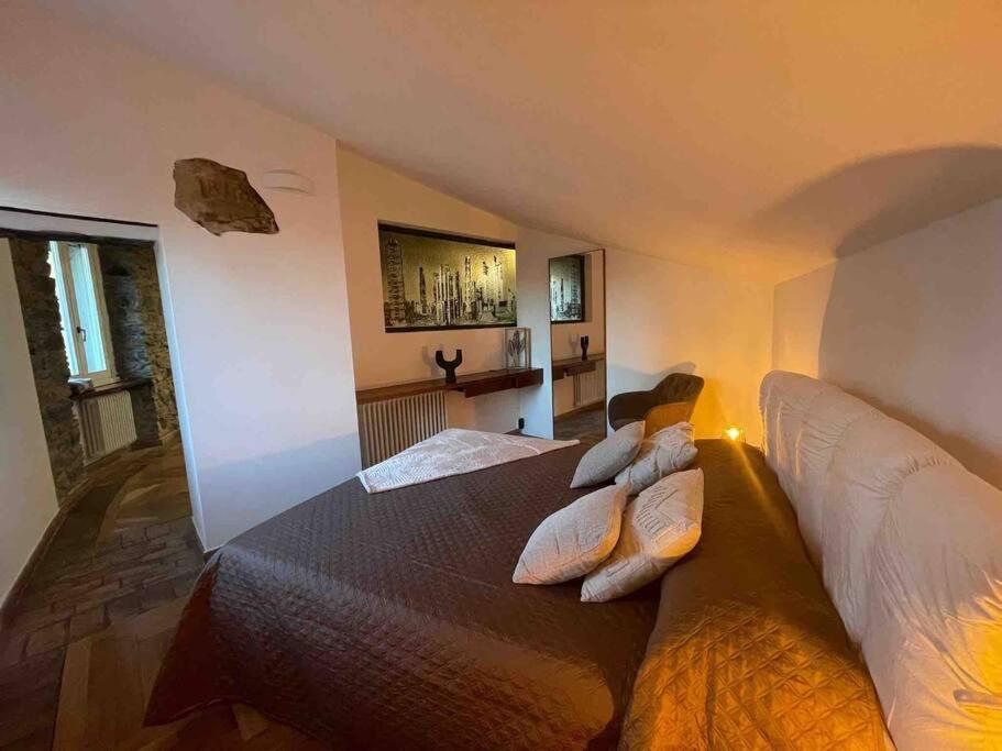 Kiko'S Lodge - Historical Apartment In Комо Екстер'єр фото