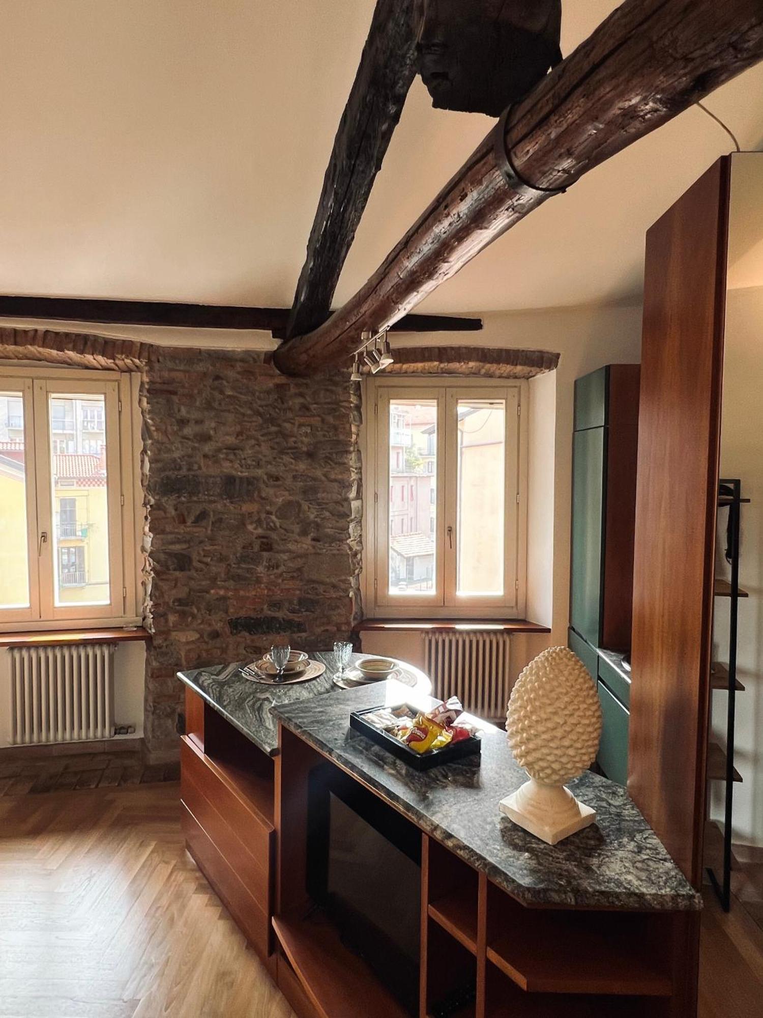 Kiko'S Lodge - Historical Apartment In Комо Екстер'єр фото